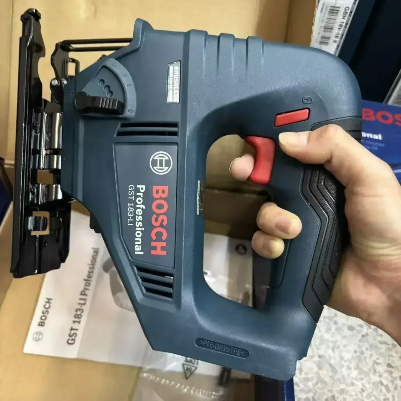 ボッシュ GST 183-LI プロフェッショナル電動ジグソ - Woodworking Jig のレビューと価格